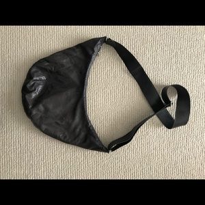 M0851 Half Moon Shoulder Bag